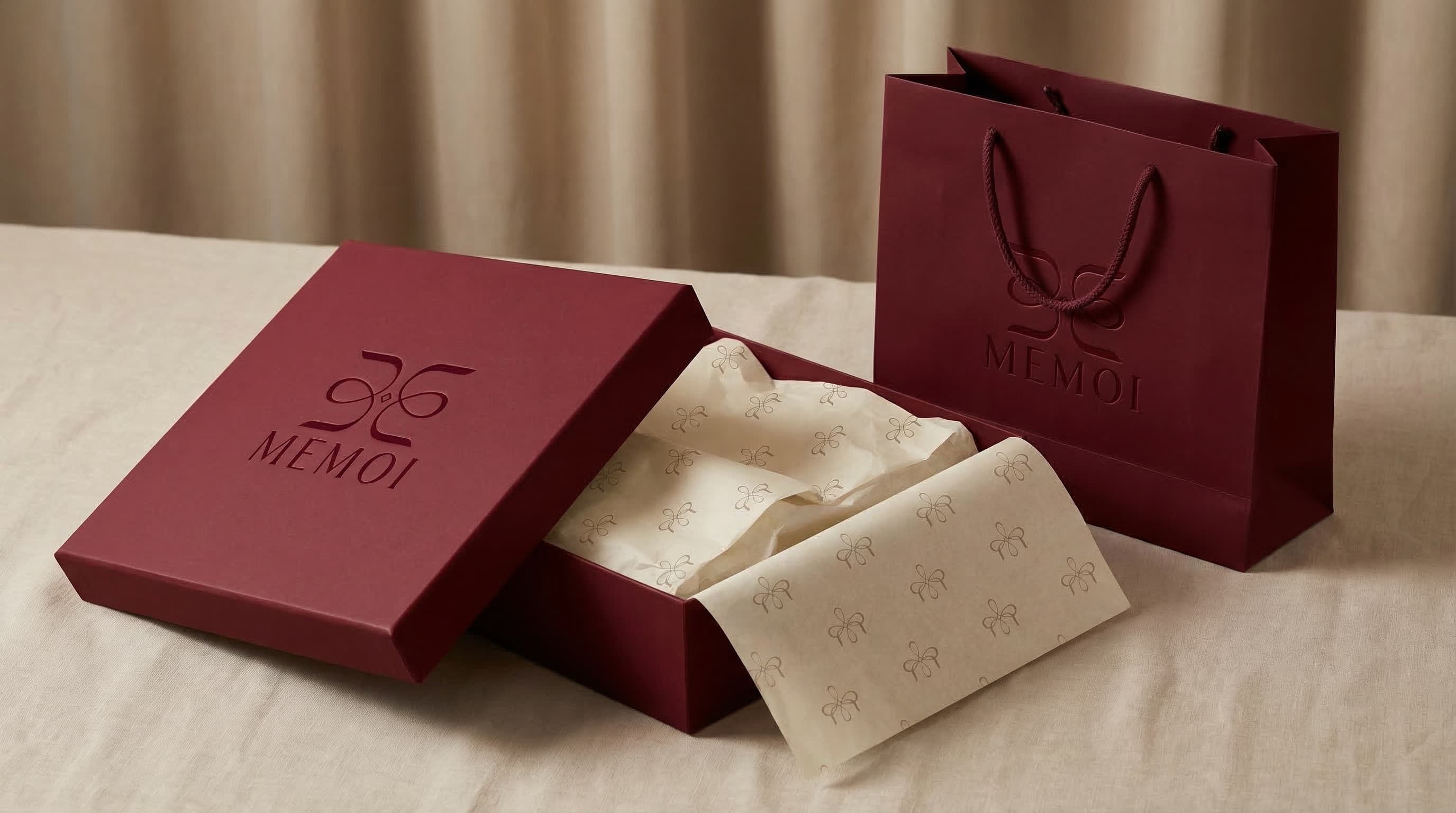 MEMOI packaging — gift box and shopping bag